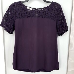 VanHeusen Women’s M blouse with lace sleeves and shoulders